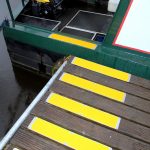 plaque-antiderapante-jaune