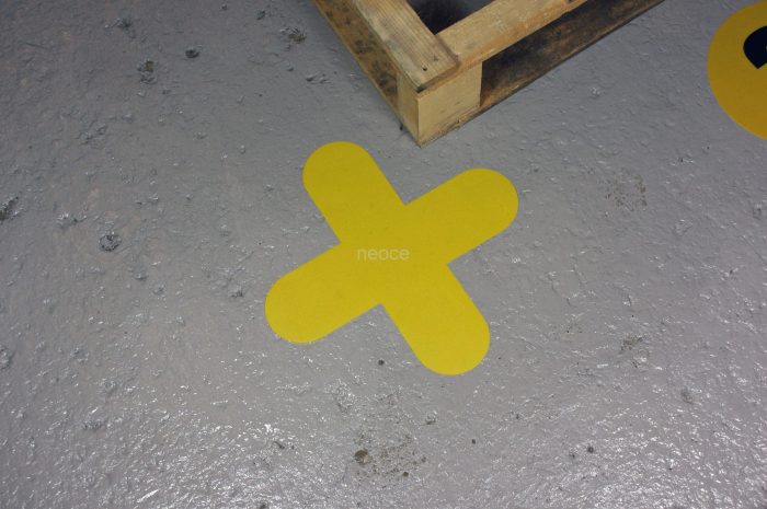 marquage-sol-palette-X-jaune-300mm